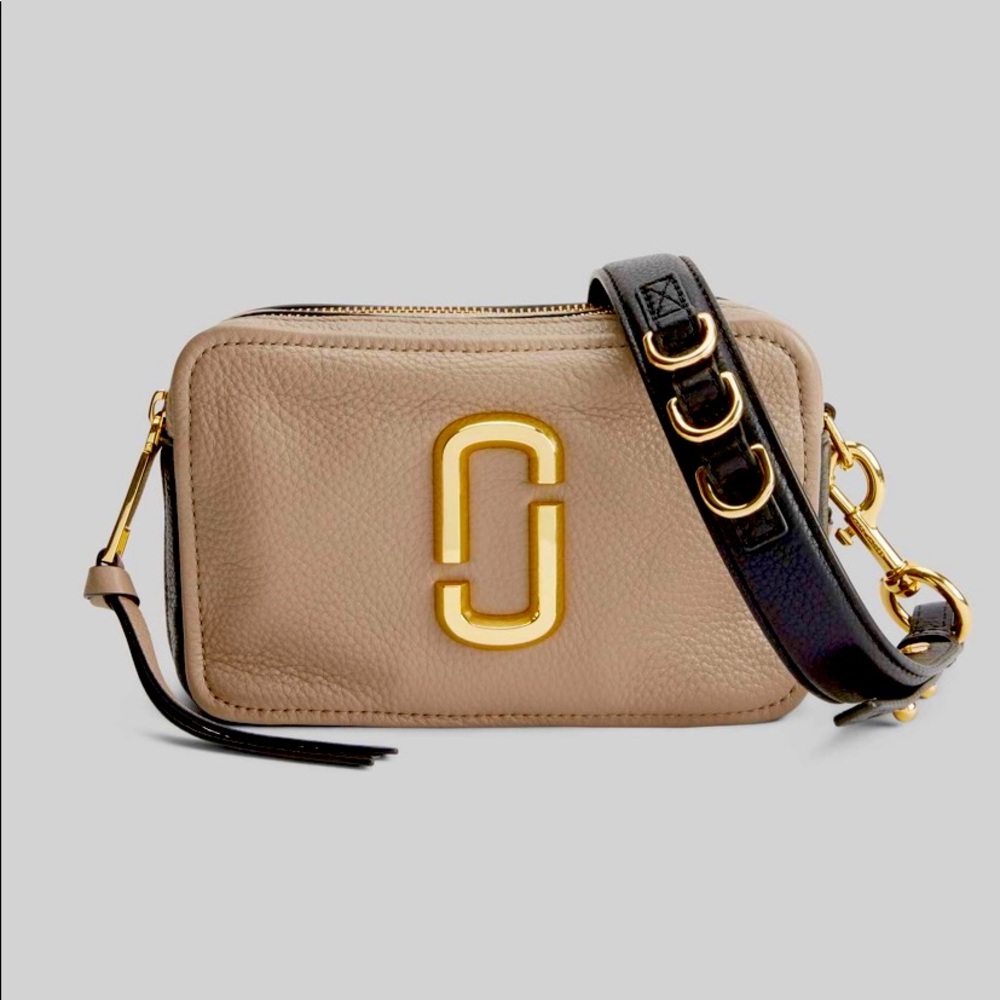Marc Jacobs - Small crossbody w/adjustable strap.